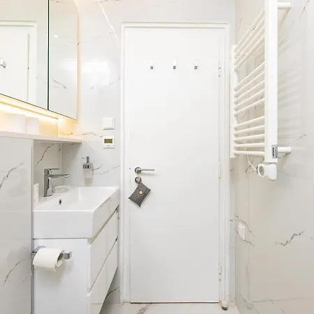 Spacious 2bd In By Flat Mаnager *