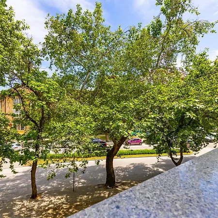 Spacious 2bd In By Flat Mаnager Apartment
